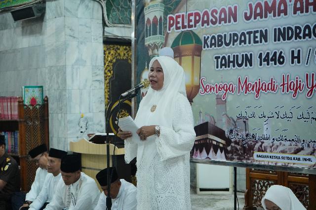 Wabup Inhil Yulianti Lepas Keberangkatan Jamaah Haji Inhil Menuju Embarkasi Batam